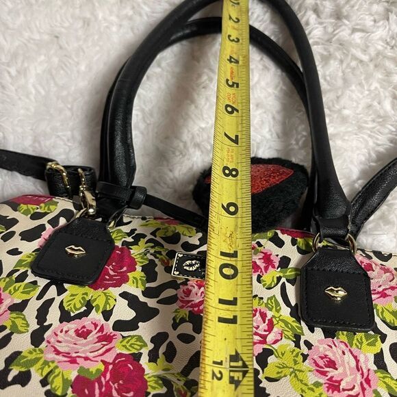 Betsey Johnson floral red roses & cheetah print shoulder bag black trim & straps - Picture 8 of 12